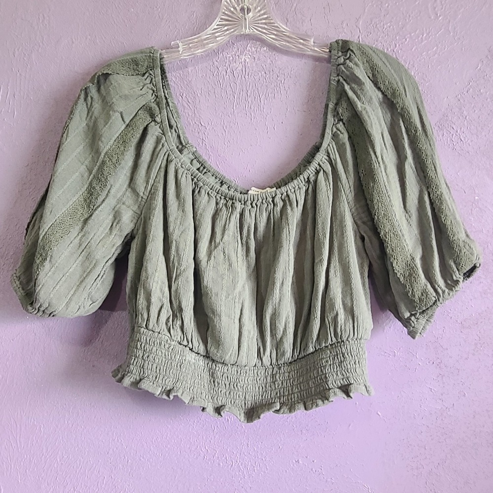 American Eagle Crop Top Women Medium‎ Olive Green Smocked Boho Lace Trim Peasant